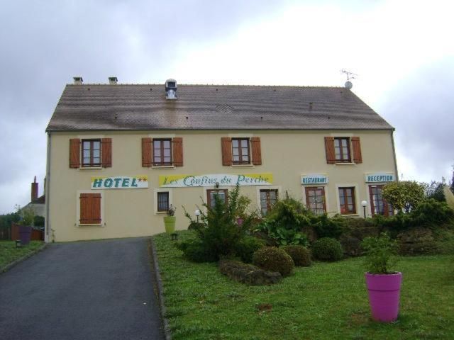 Logis Hotel Les Confins Du Perche Sceaux-sur-Huisne Buitenkant foto