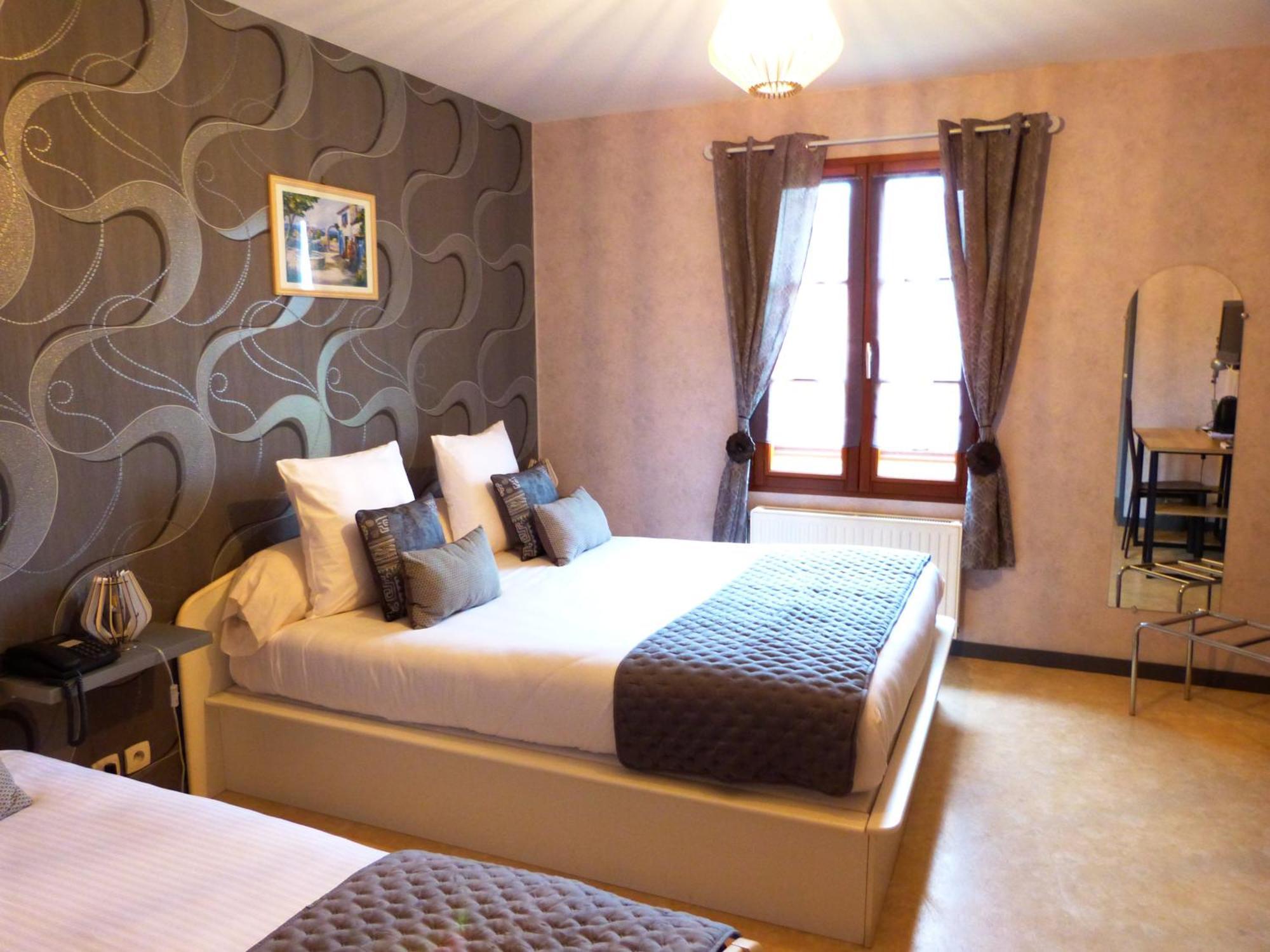 Logis Hotel Les Confins Du Perche Sceaux-sur-Huisne Buitenkant foto